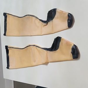 Back seam latex stockings